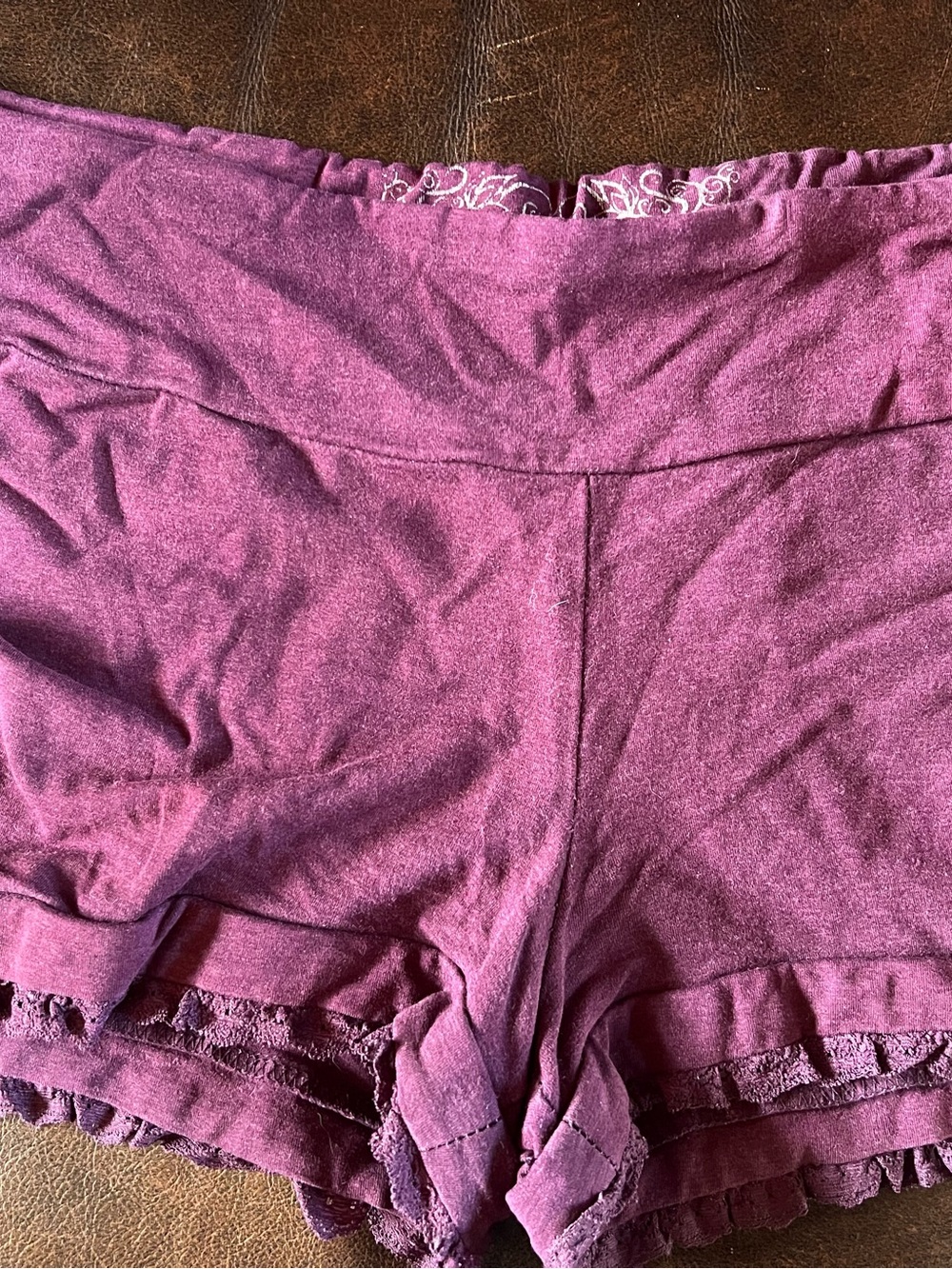 High-Waist Ruffle Hem Women's Shorts in Plum